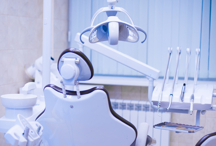 Стоматолог